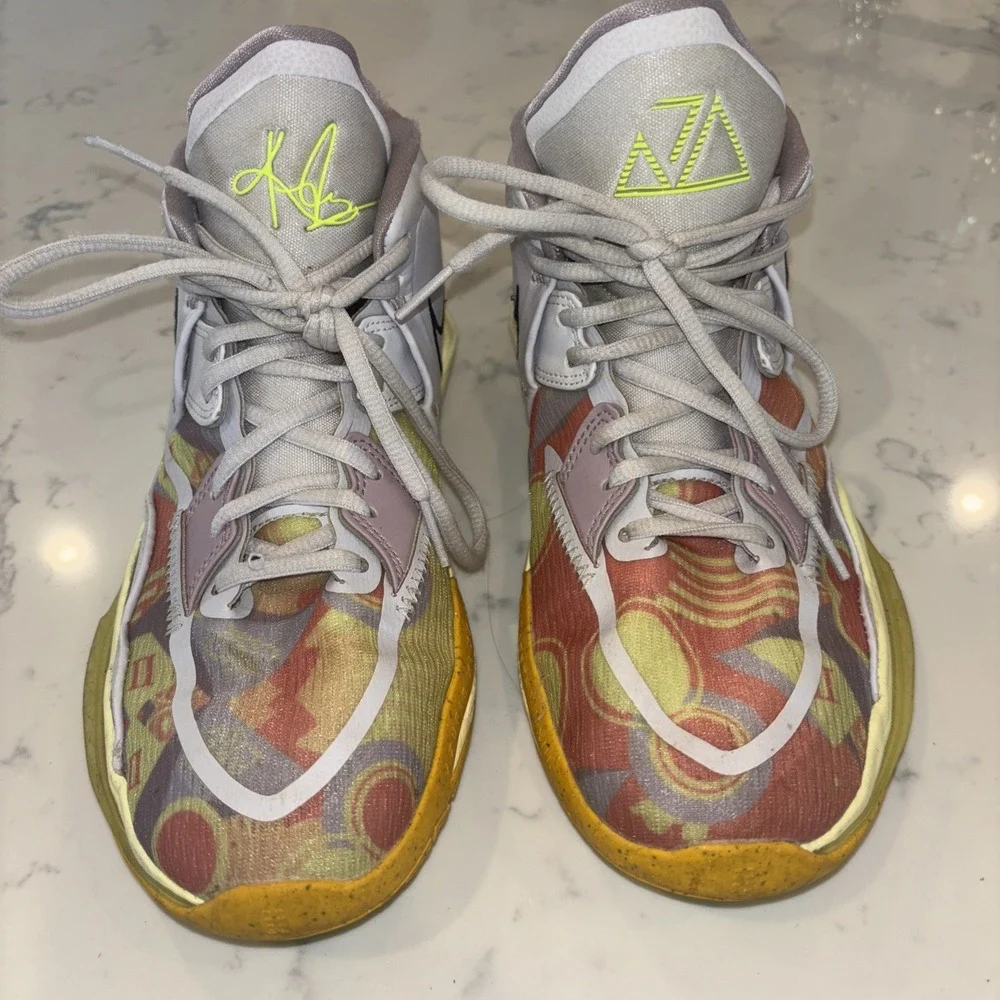 Nike Kyrie Infinity DD0334-501 Basketball‎ Sneakers Shoes Size 6.5Y- Womens 8